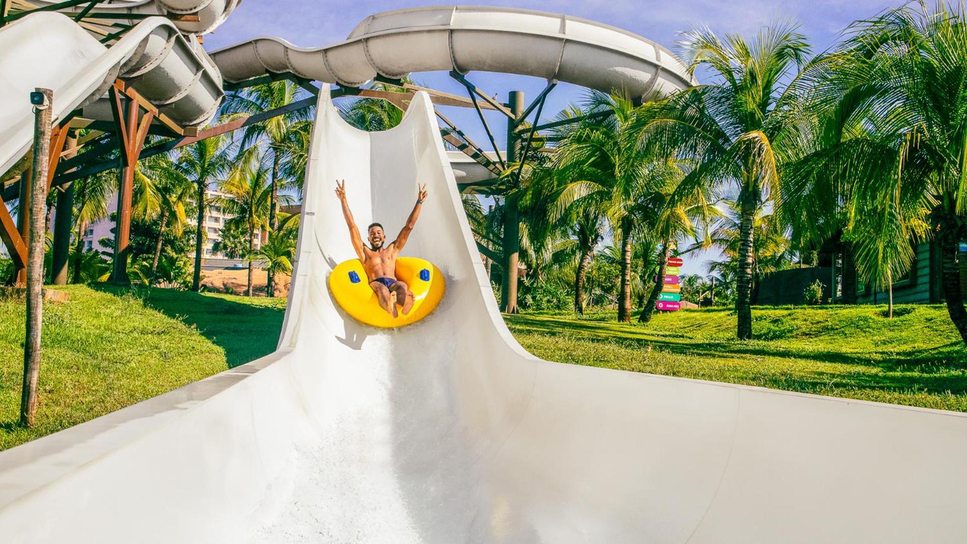 Hot Beach Resort Olímpia Екстериор снимка A water slide