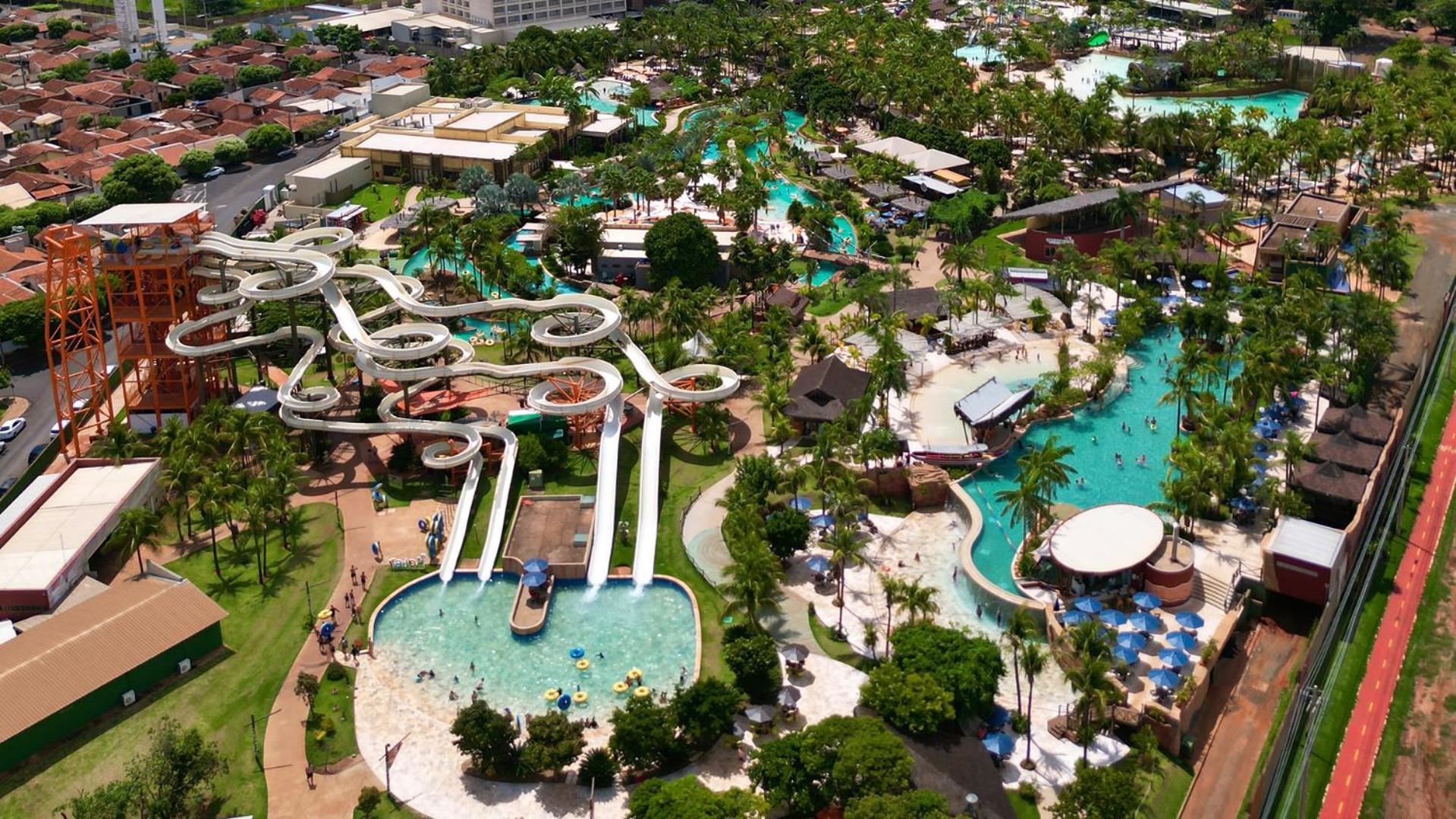 Hot Beach Resort Olímpia Екстериор снимка Wet 'n' Wild Phoenix