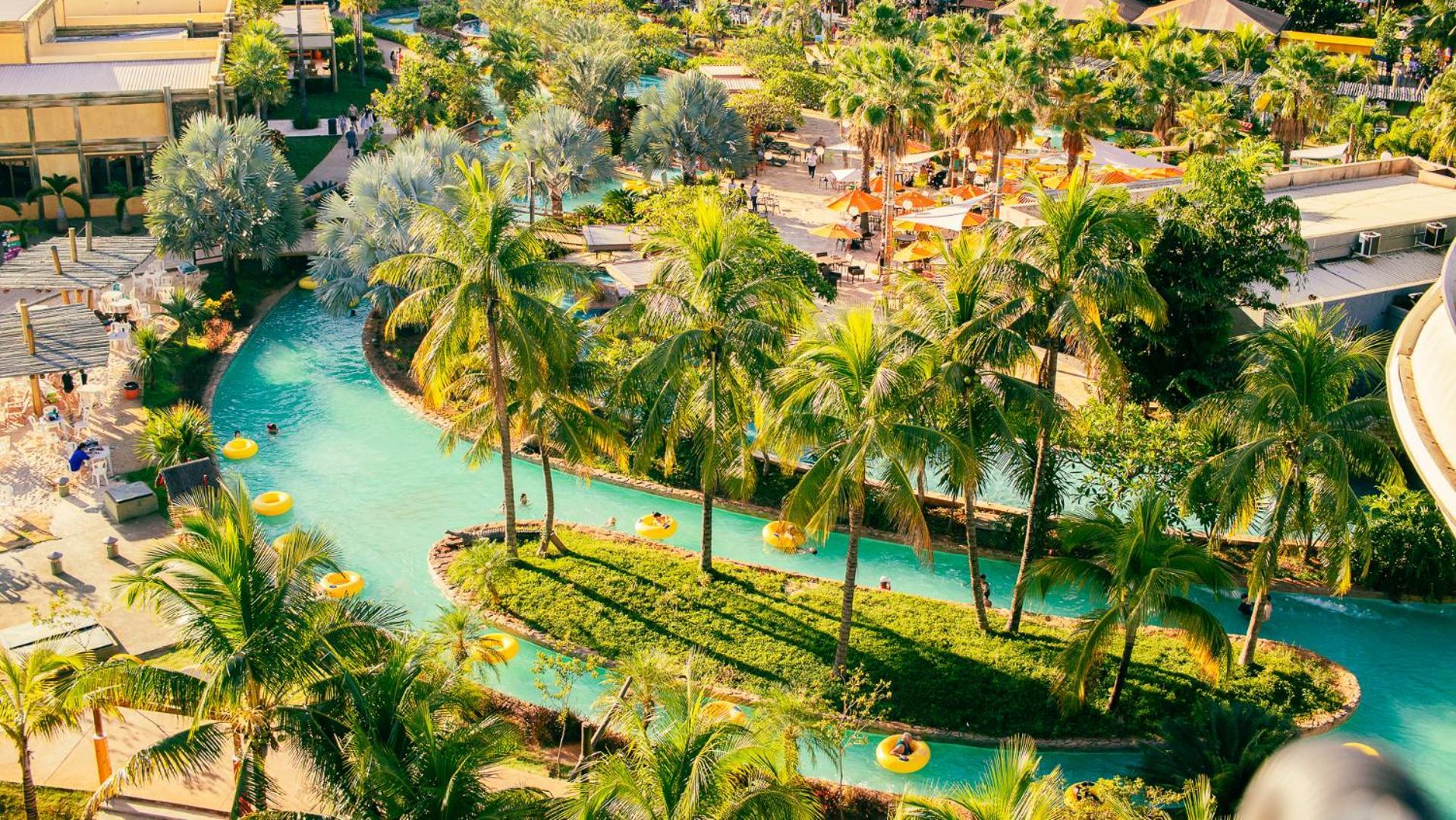 Hot Beach Resort Olímpia Екстериор снимка The artificial river at the Atlantis Paradise Island